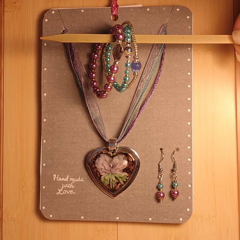 Jewelry Set - Picture 4 of 16